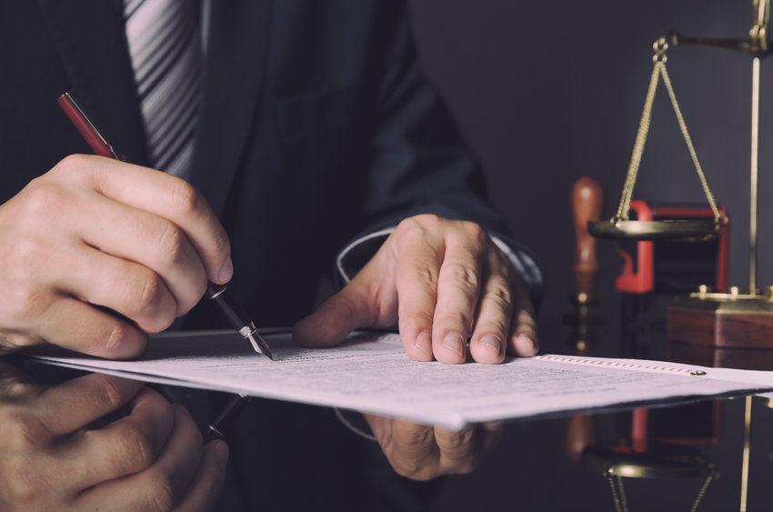 Pourquoi engager les services d’un avocat en droit des successions ?