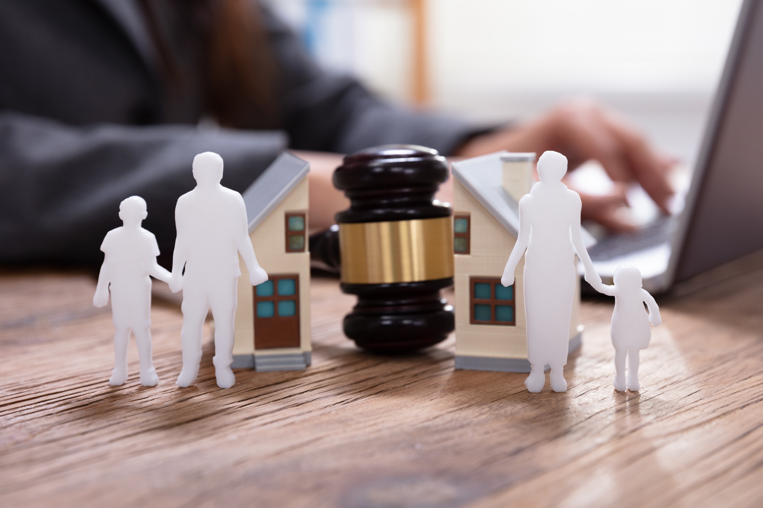 Pourquoi faire appel à Maître SADOUN MEDJABRA, avocate en droit de la famille à Nanterre ?
