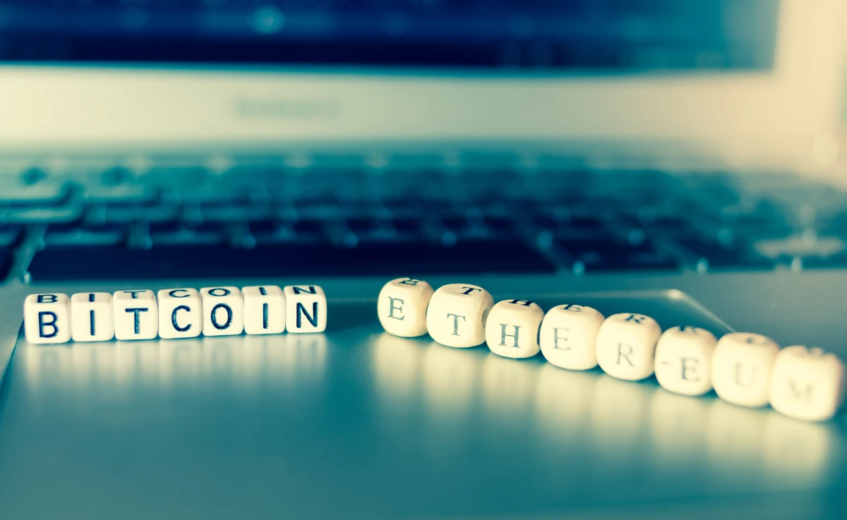 Blockchain et cryptomonnaies : enjeux juridiques et régulation